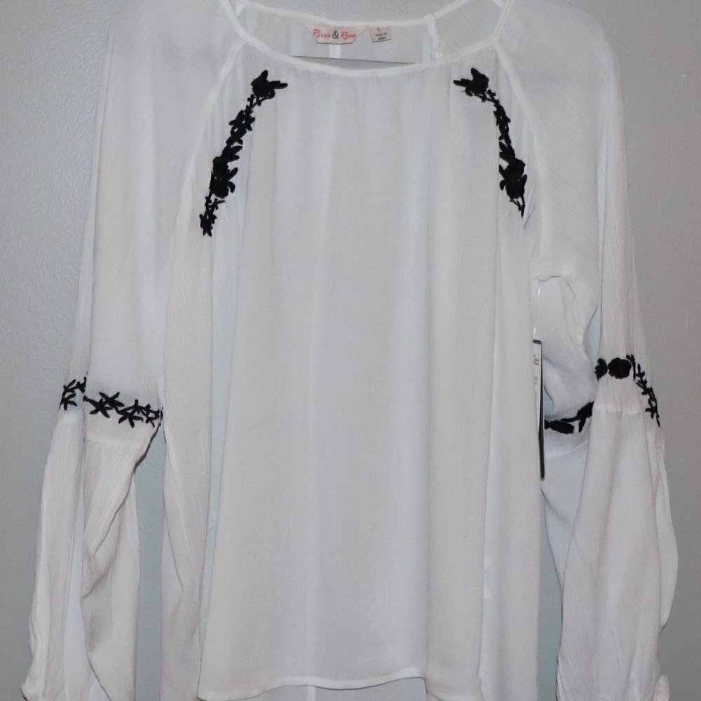 River & Rose Black and White Hi Low Top Size L
